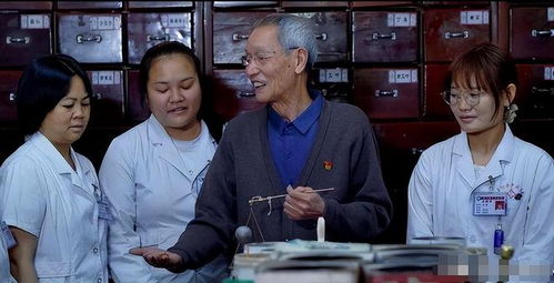 再世华佗 李伯藩 坚持义诊18年,分文不收仅凭8味药治愈数人